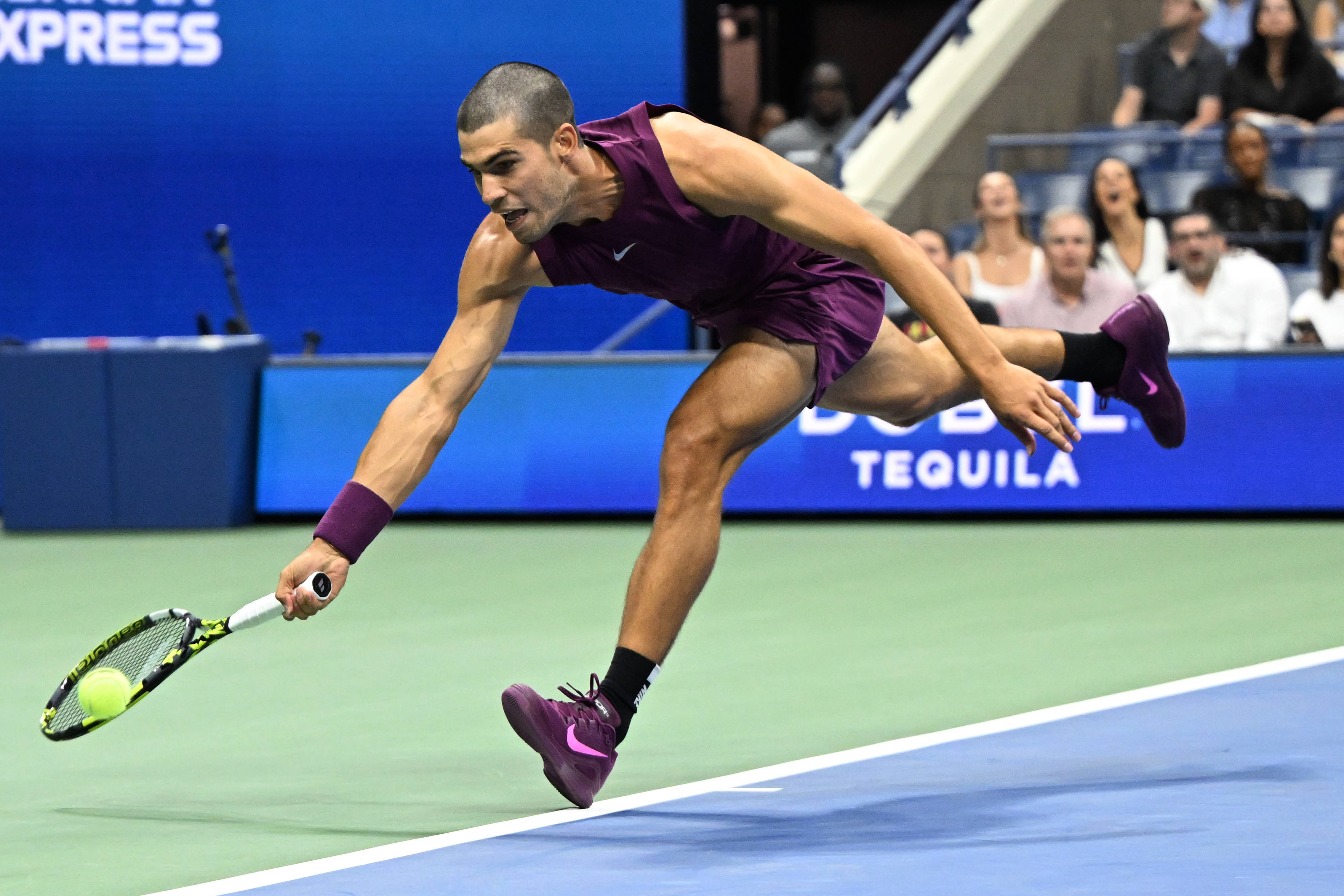 (体育)网球——美网:阿尔卡拉斯晋级