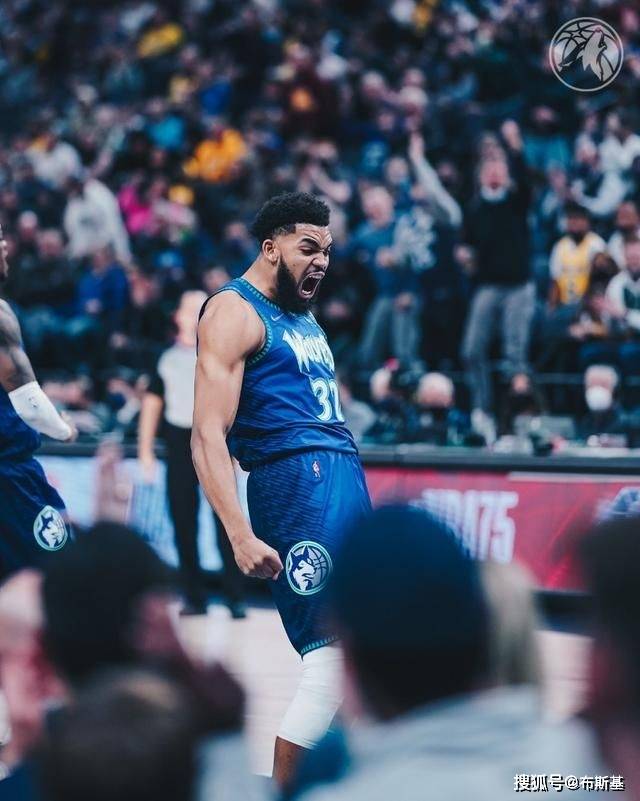 32号之前森林狼中锋,唐斯把明尼苏达当成了家,卡尔的狼队前半生