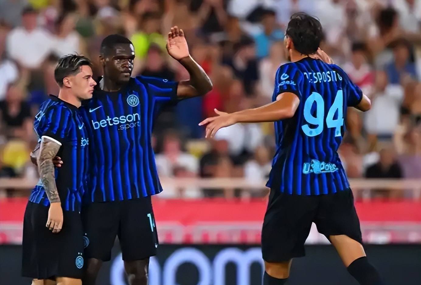 国米转会窗风波不断!帕瓦尔被迫离队,博尼拒那不勒斯加盟,齐沃引援仍留遗憾