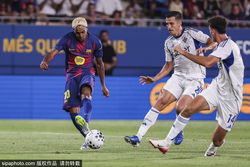 西班牙队大胜土耳其,居莱尔与亚马尔的冲突成焦点