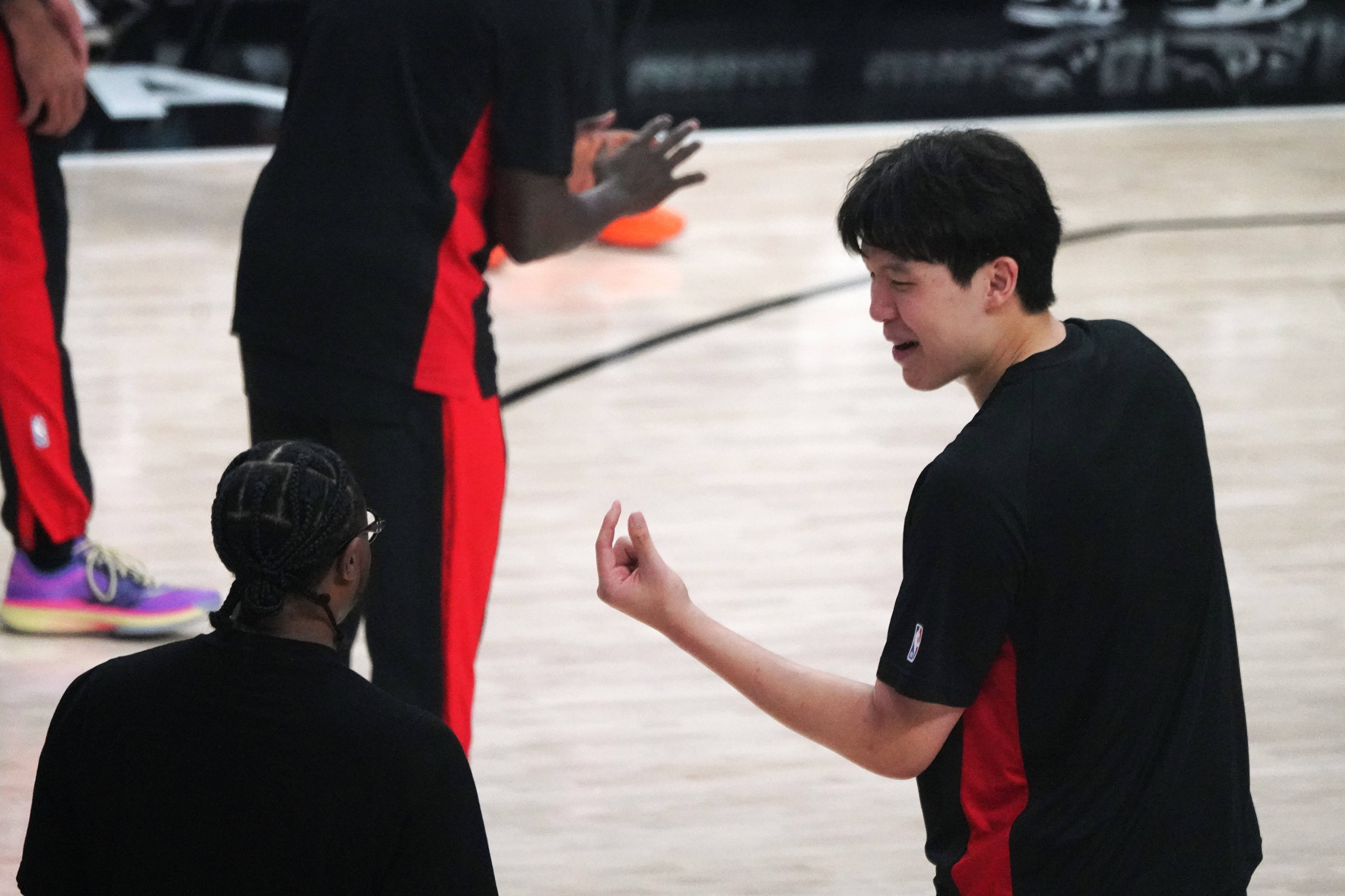 (体育)篮球——NBA常规赛:开拓者胜雷霆