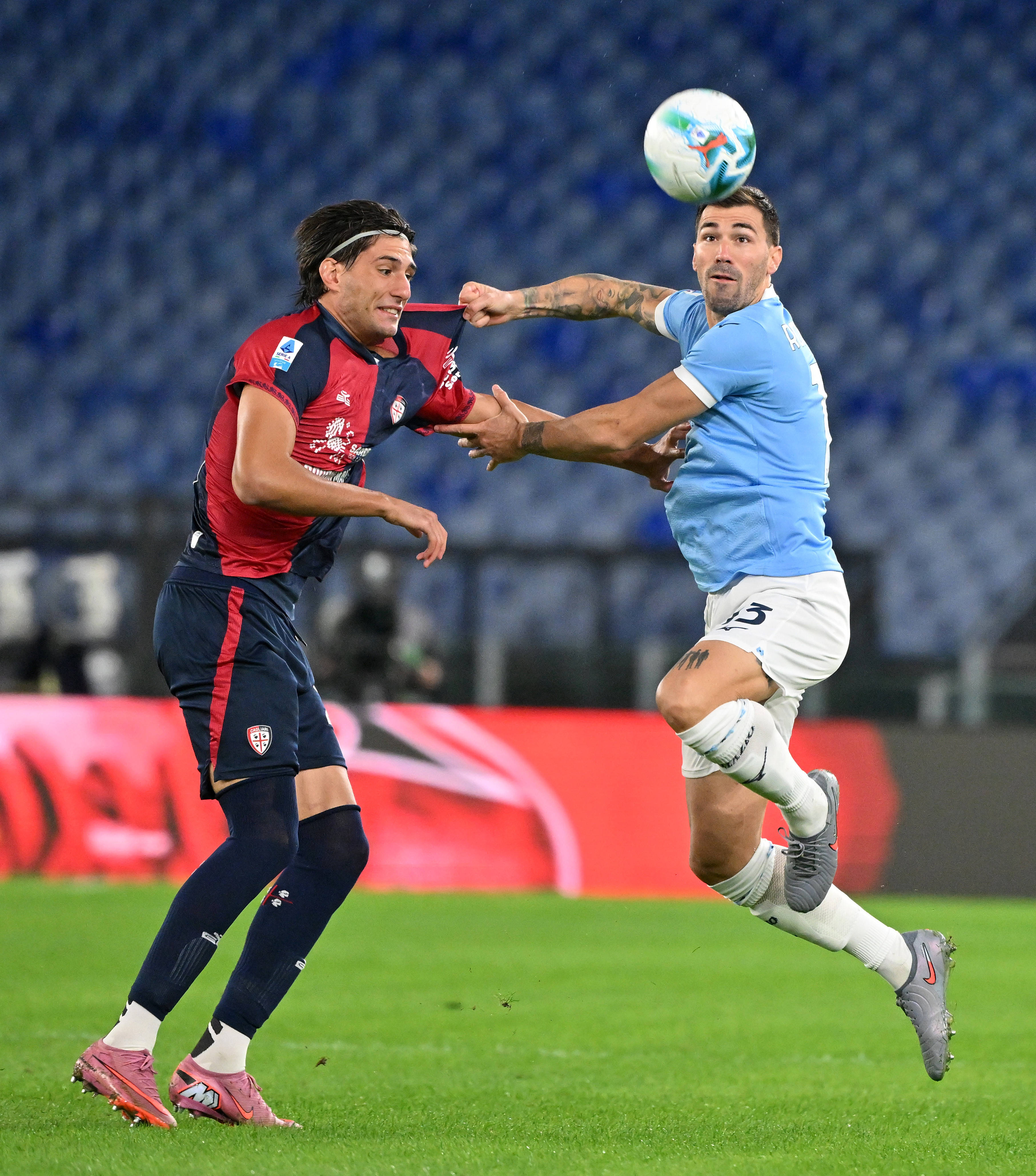 (体育)足球——意甲:拉齐奥胜卡利亚里